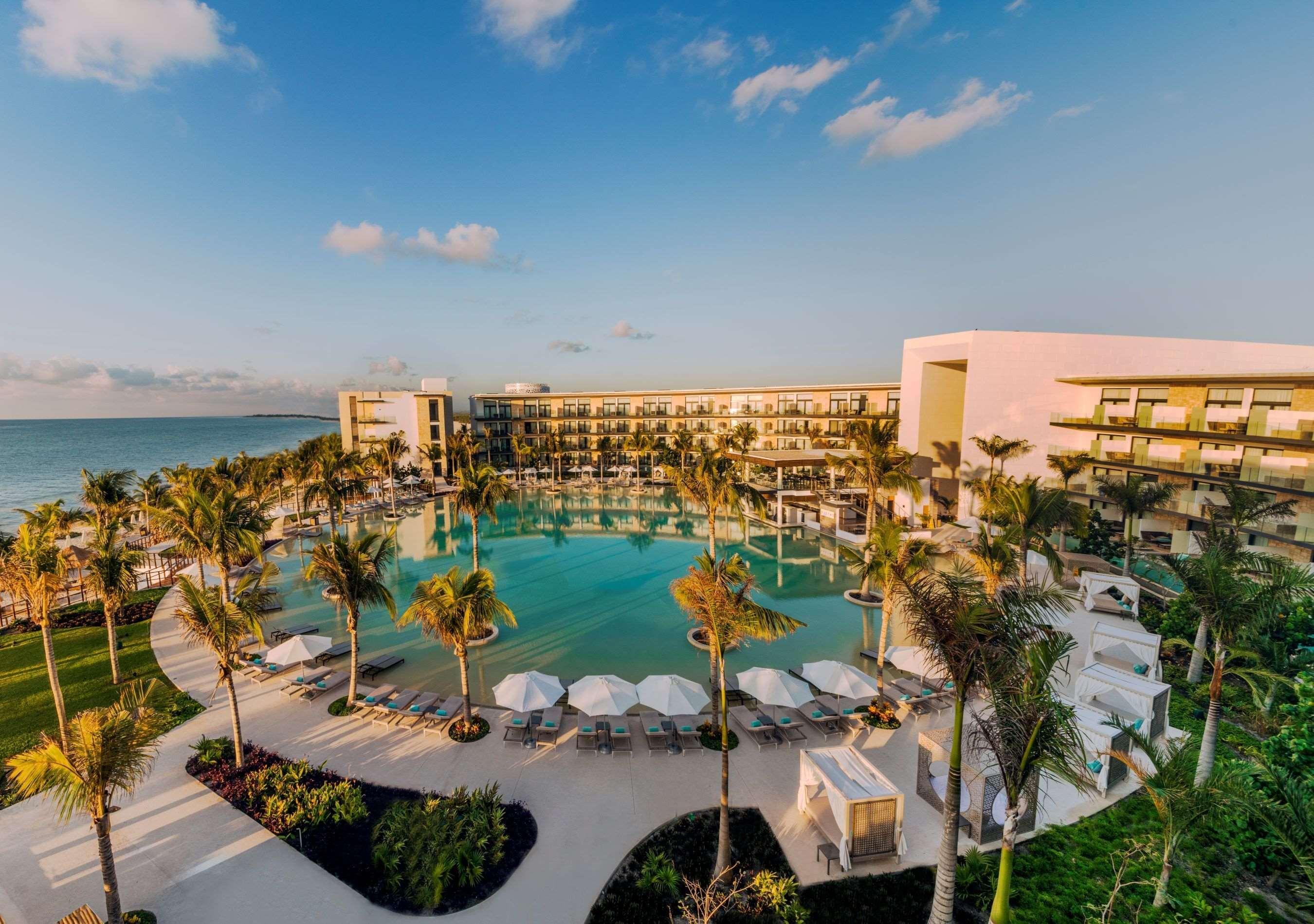 坎昆里维埃拉港口水疗度假村-全包-仅限成人 Alfredo V. Bonfil 外观 照片 Aerial view of the resort