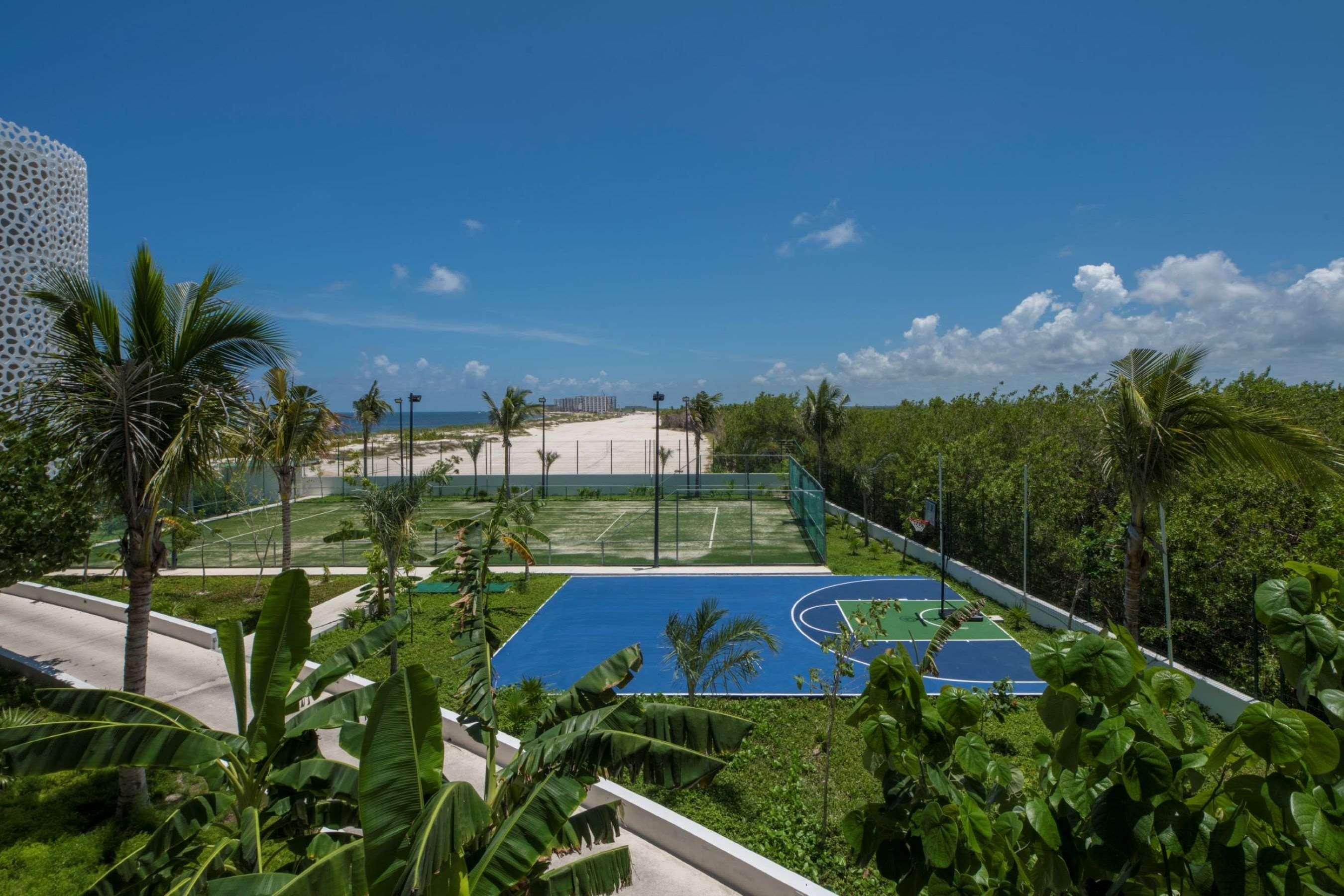 坎昆里维埃拉港口水疗度假村-全包-仅限成人 Alfredo V. Bonfil 外观 照片 Tennis and basketball courts
