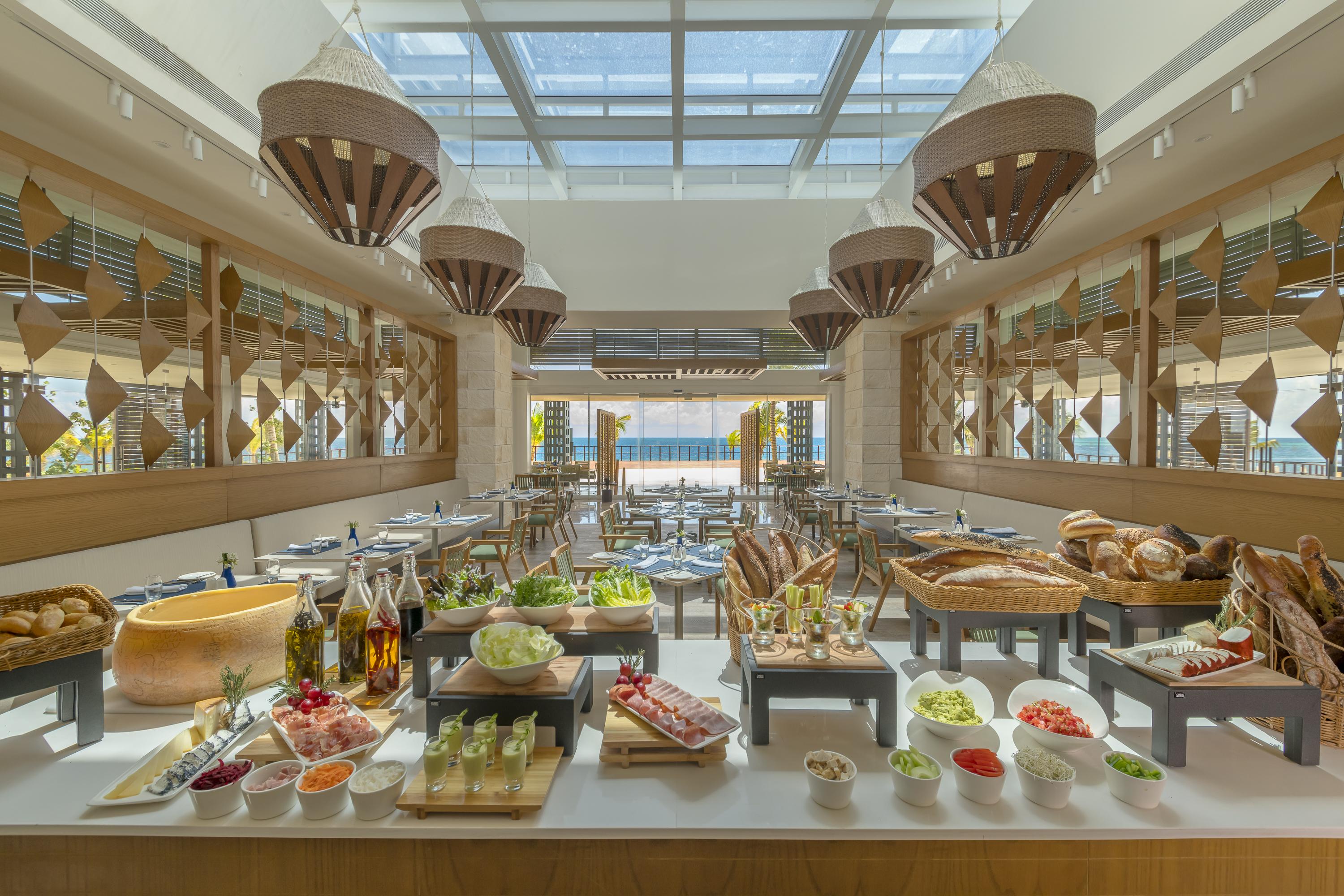 坎昆里维埃拉港口水疗度假村-全包-仅限成人 Alfredo V. Bonfil 外观 照片 The buffet at the hotel